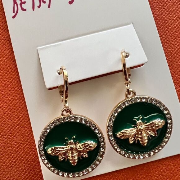 💚 Betsey Johnson stunning honeybee crystal dangle earrings 💚 - Picture 5 of 7